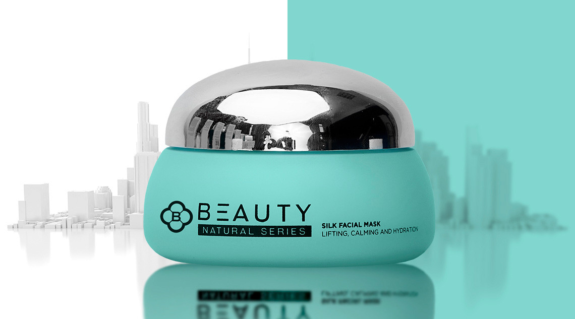 Шовкова маска для обличчя.